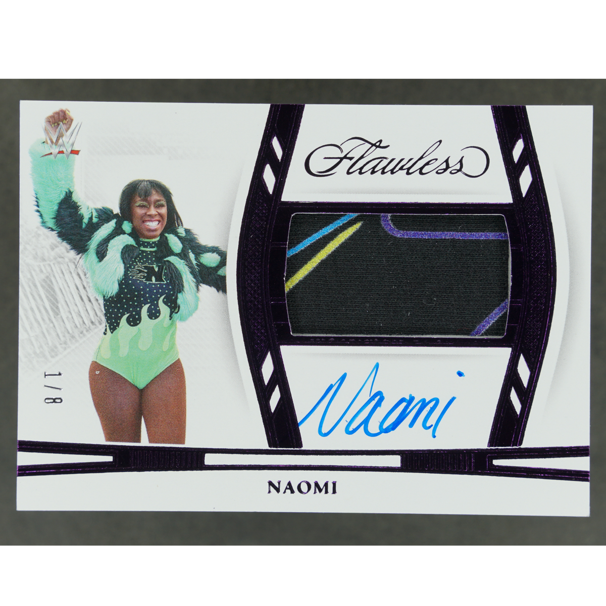 Naomi 2024 Flawless Memorabilia Auto 1/8 #HZ-NOM